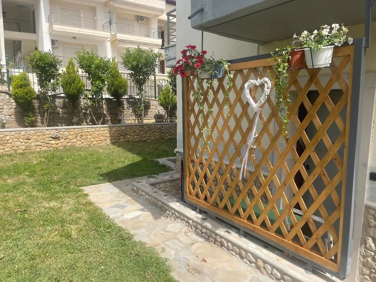 Wonderful Summer House With Garden In Nea Fokea Holiday home