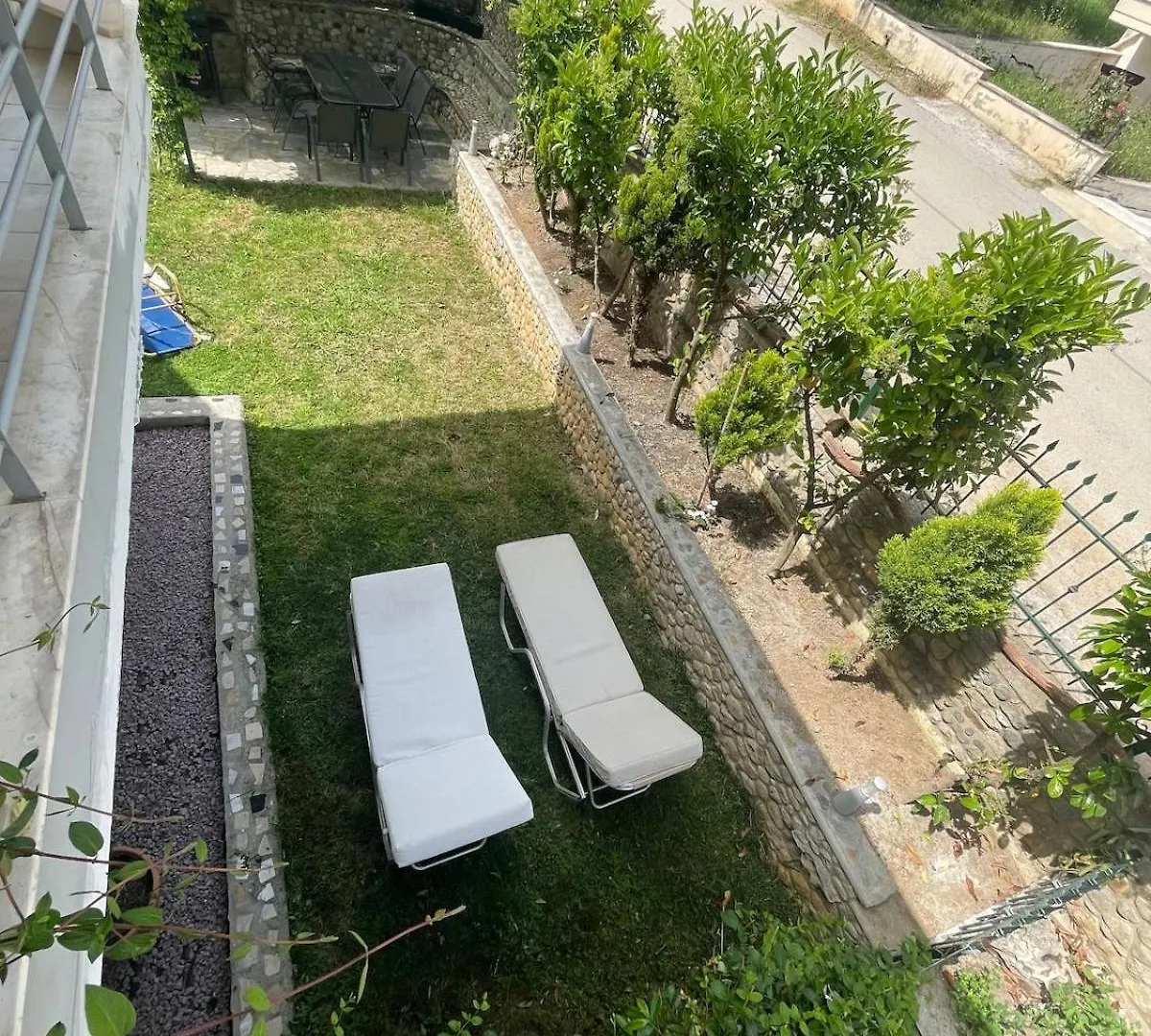 Wonderful Summer House With Garden In Nea Fokea