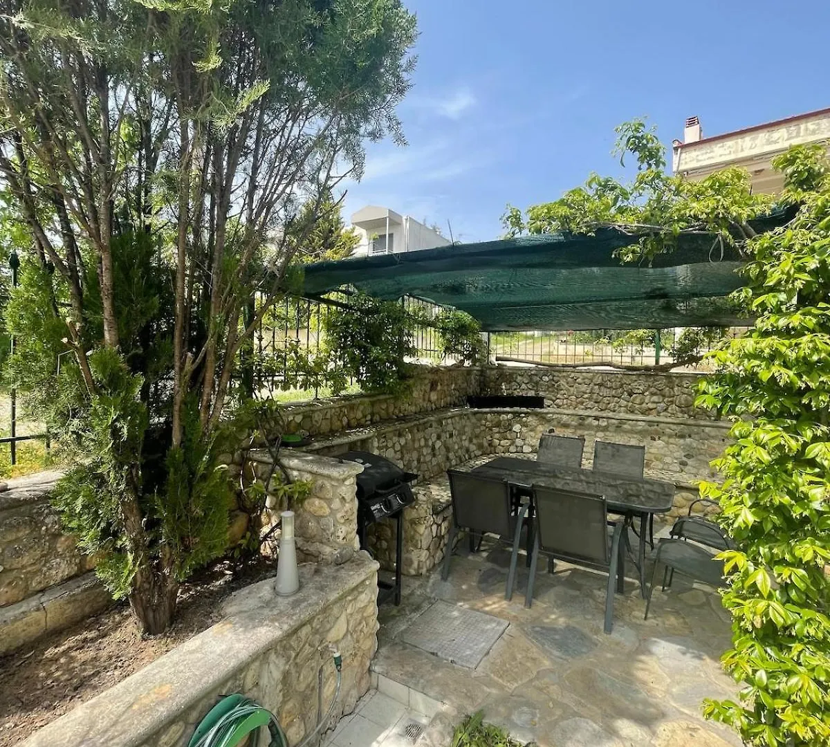 Wonderful Summer House With Garden In Néa Fókaia Nyaraló